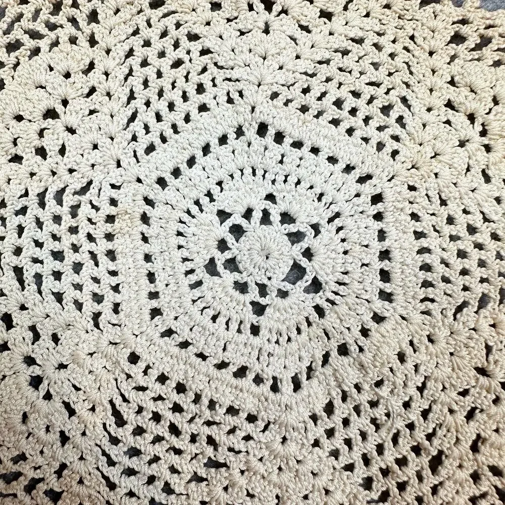 Vintage Doily Antique Handmade Crochet Lace Scalloped Circle Coaster